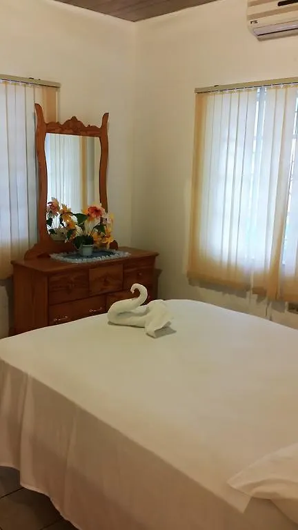 Paradise Place Apartman Discovery Bay