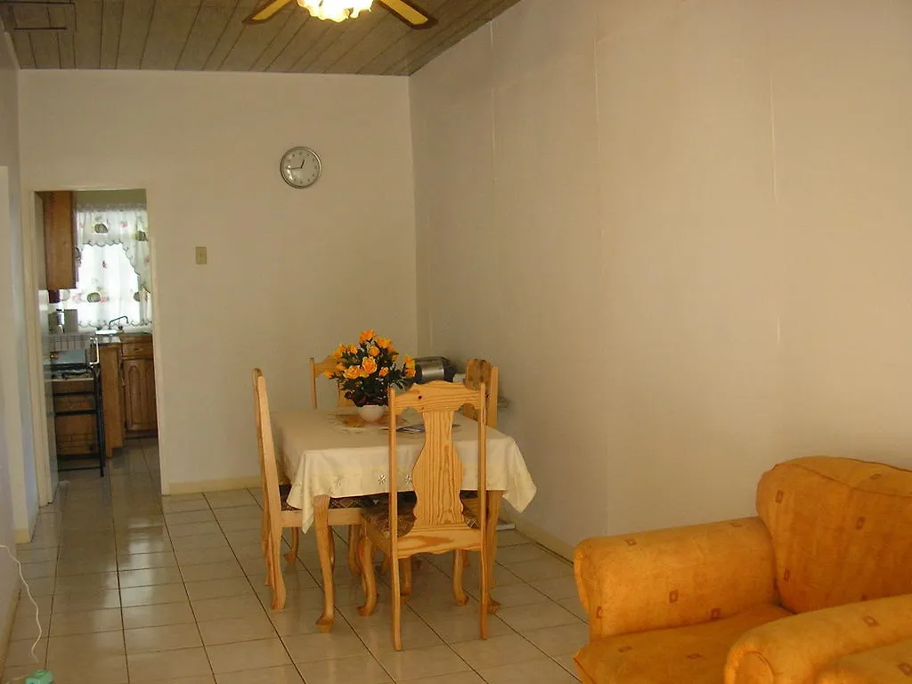 Paradise Place Apartman Discovery Bay 0*,